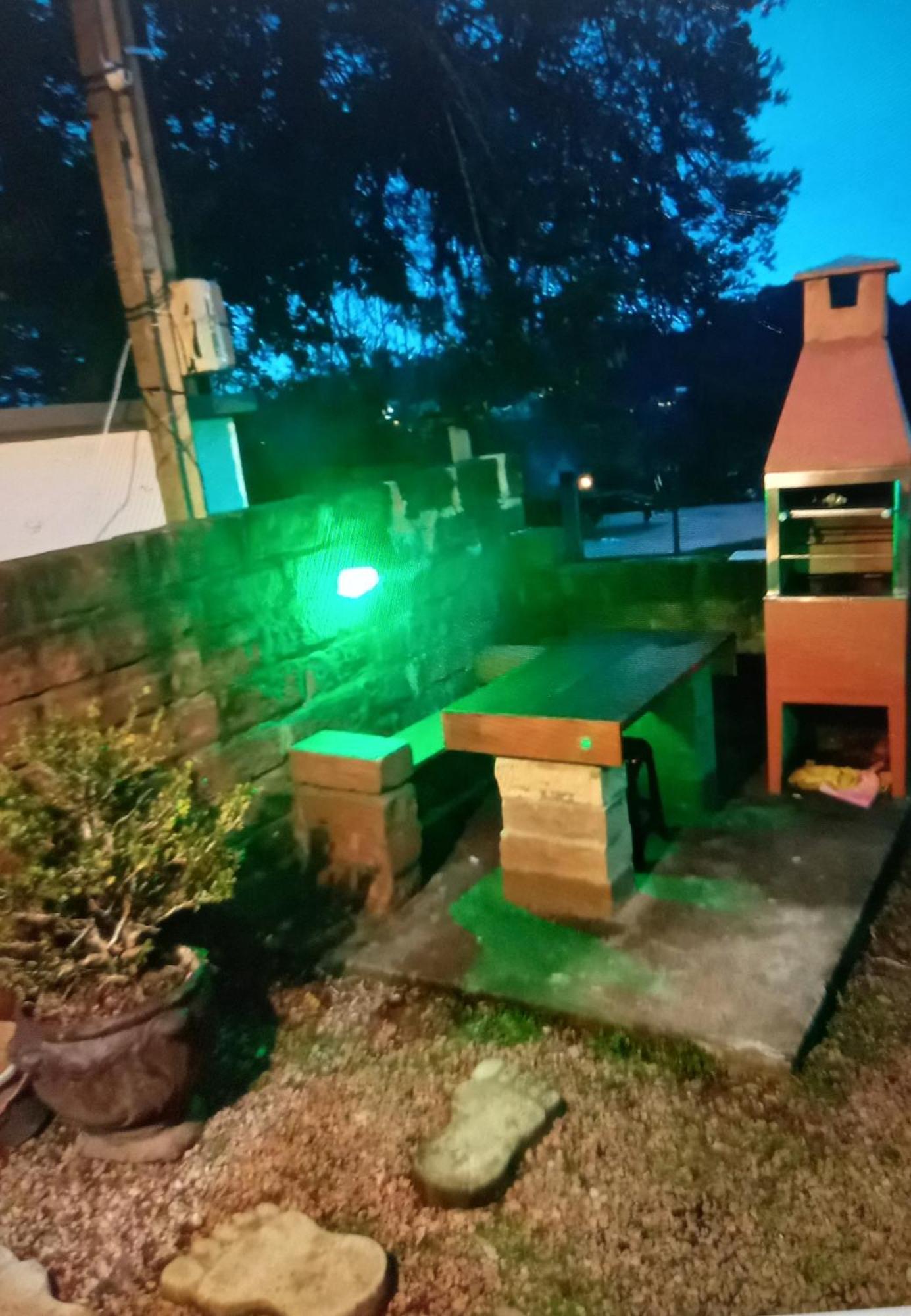 Pequena Pousada Pernottare Estacionamento Frente E Lado Publico Privado Gramado Eksteriør billede